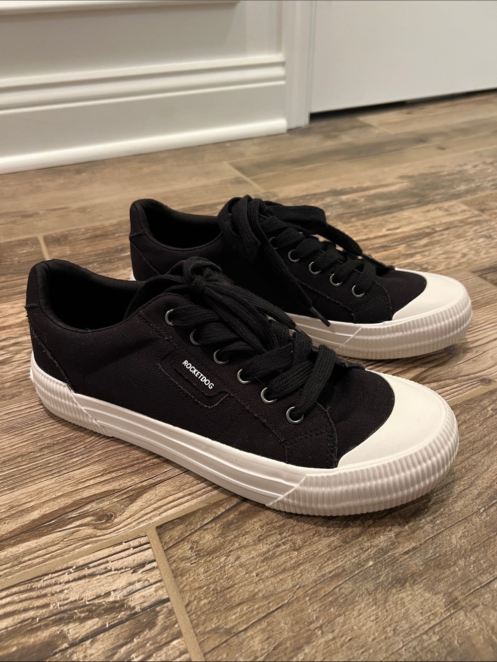 Rocket Dog Black and White Canvas Sneakers 9.5
